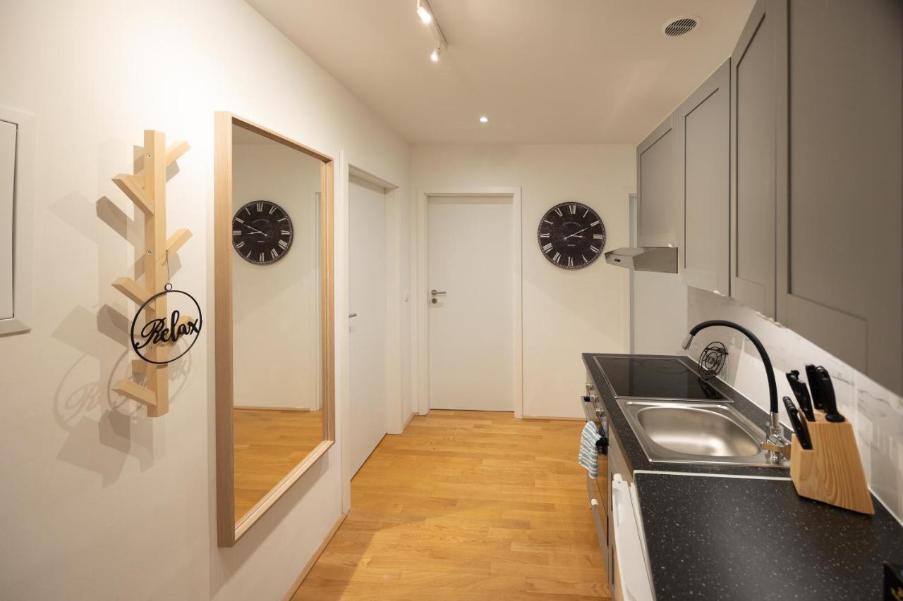 Rooftop Cozy Apartment Near Innerstadt With Ac فيينا المظهر الخارجي الصورة