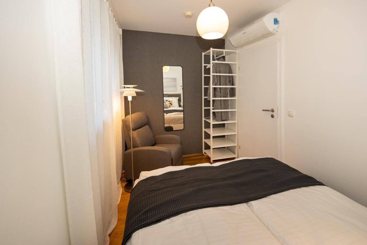 Rooftop Cozy Apartment Near Innerstadt With Ac فيينا المظهر الخارجي الصورة