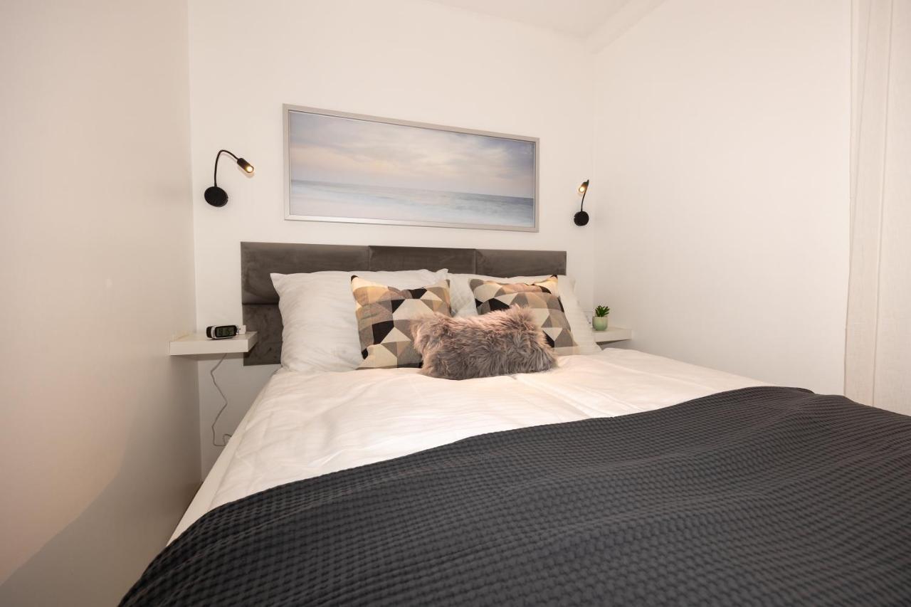 Rooftop Cozy Apartment Near Innerstadt With Ac فيينا المظهر الخارجي الصورة