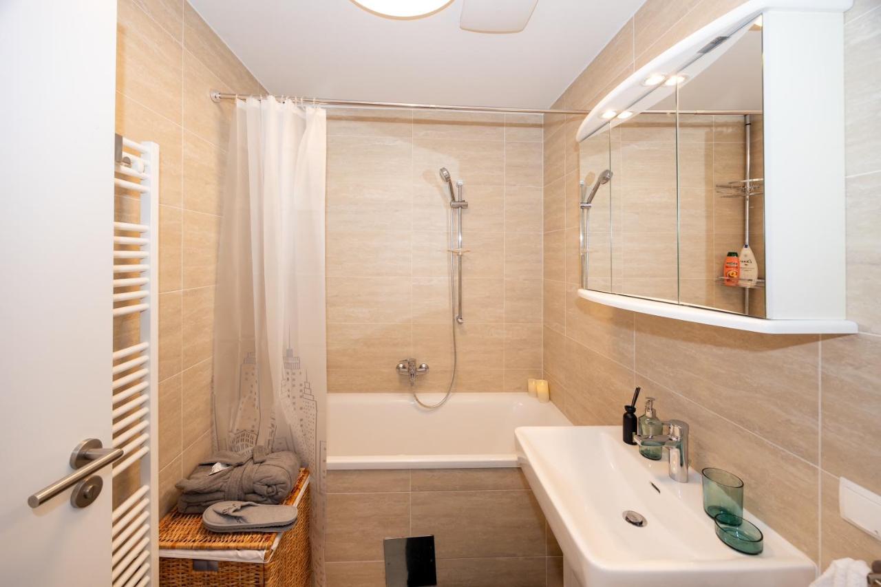 Rooftop Cozy Apartment Near Innerstadt With Ac فيينا المظهر الخارجي الصورة